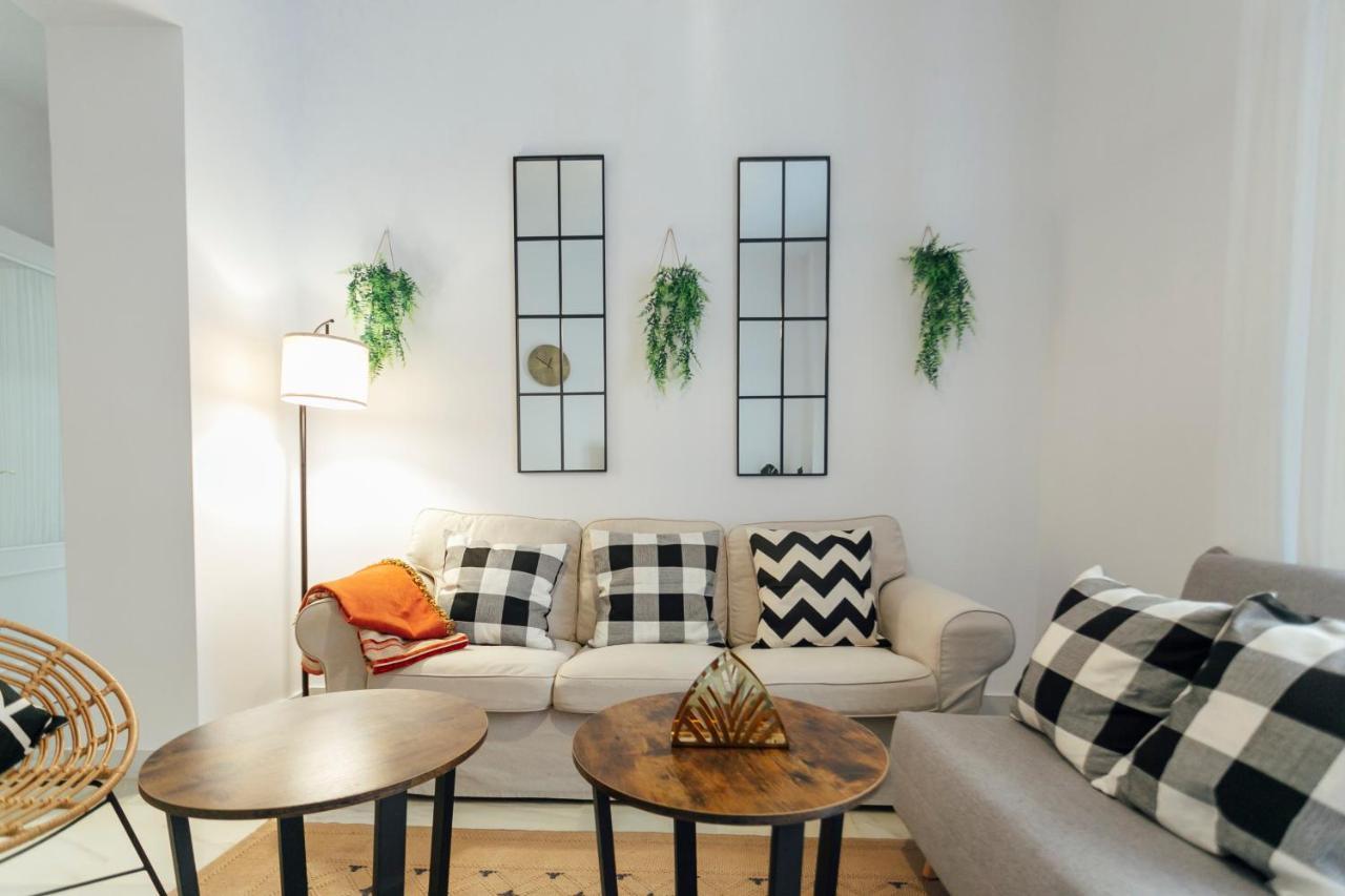 Alohamundi Almansa II Apartment Seville Exterior photo